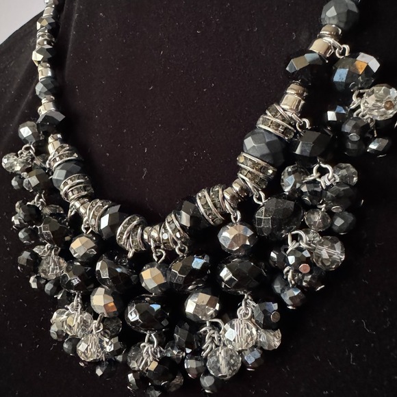 Talbots Black Faceted Glam Bead Cluster Statement Necklace Silver Tone Sparkle - Picture 10 of 12